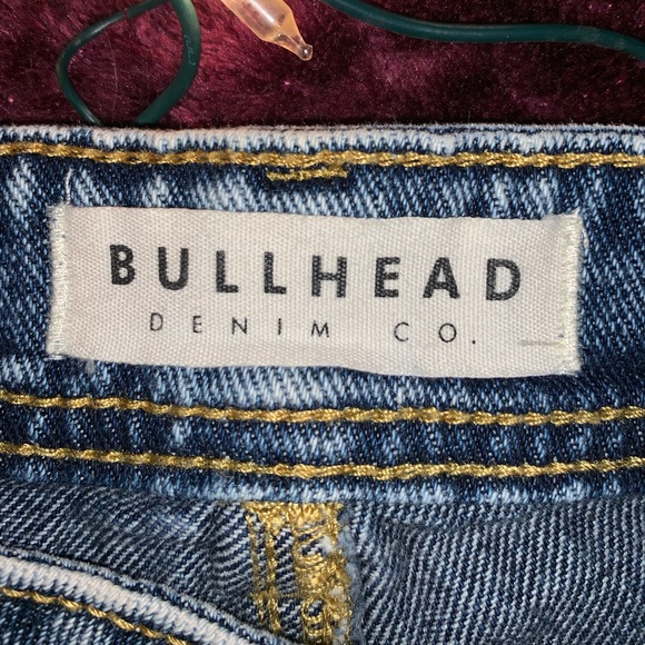 Bullhead Low Rise Shorts - Picture 3 of 4